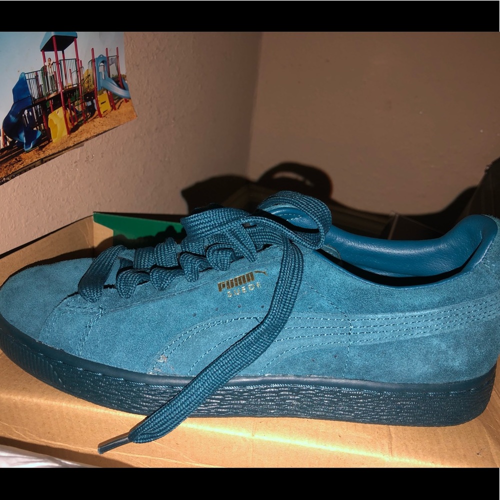 Puma tennis shoes